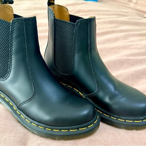 Dr. Martens women’s 2976 Black Leather Chelsea Boot-(worn twice) - Picture 5 of 6